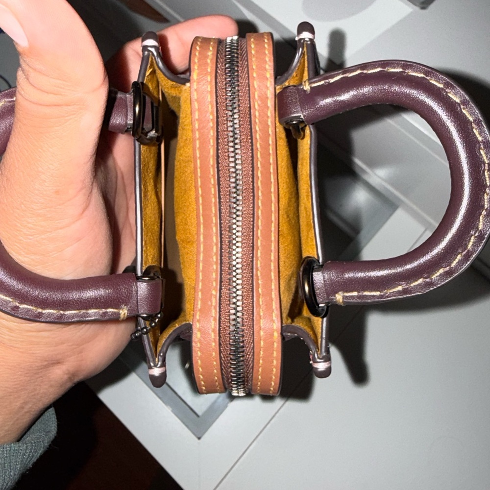 Coach Rogue 12 Leather Pebbled Bag - EUC - Picture 7 of 7